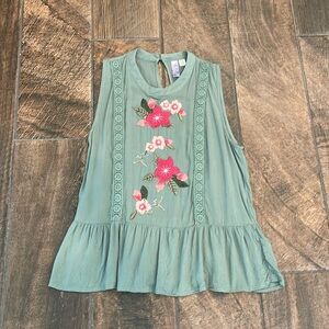 Cute sleeveless top